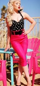 XS Deadly Dames pinup capris in fusia pink